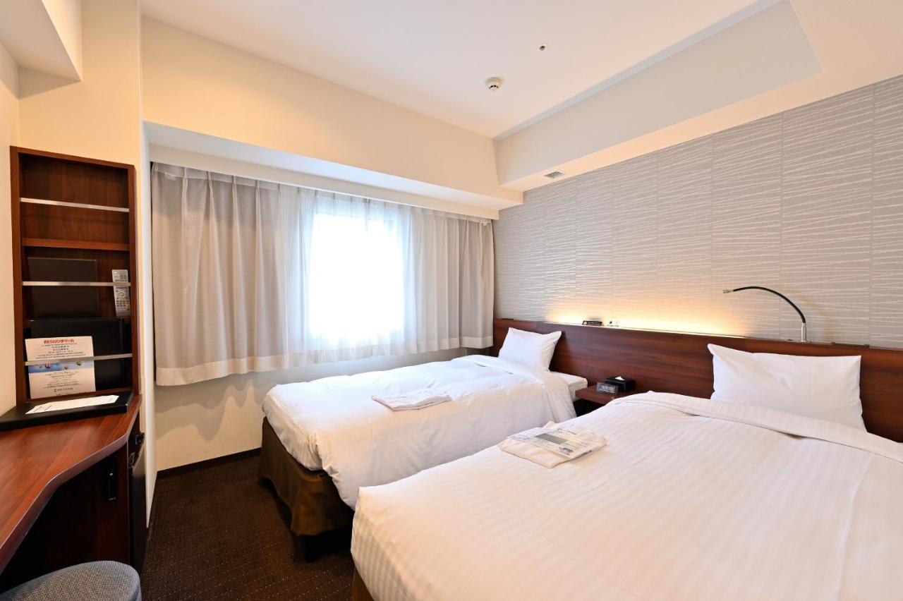 Compact Twin Room Smoking